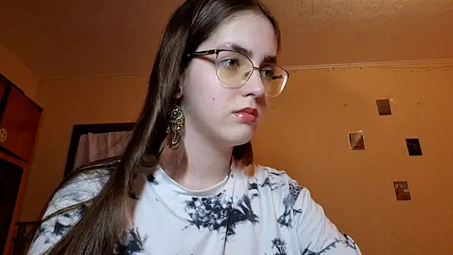 Snapshot of Katelemon chatting on March 9, 12:20 pm Katelemon online show from March 9, 12:20 pm