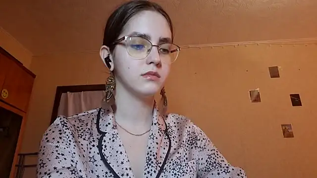 Snapshot of Katelemon chatting on March 13, 12:34 pm Katelemon online show from March 13, 12:34 pm