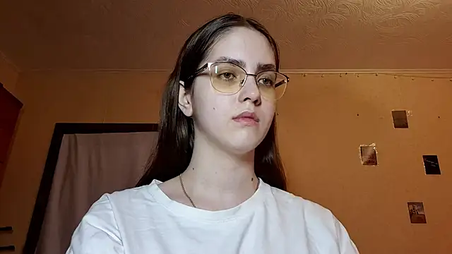 Snapshot of Katelemon chatting on April 2, 7:28 am Katelemon online show from April 2, 7:28 am