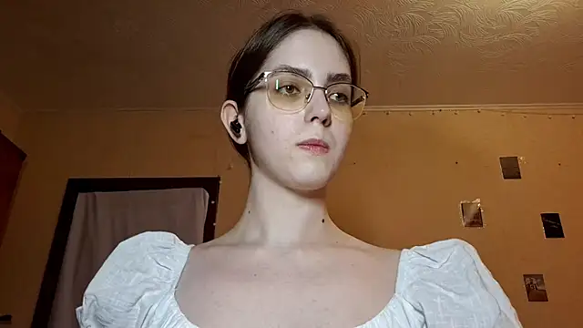 Snapshot of Katelemon chatting on April 5, 2:14 pm Katelemon online show from April 5, 2:14 pm