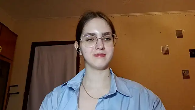 Snapshot of Katelemon chatting on April 11, 11:25 am Katelemon online show from April 11, 11:25 am