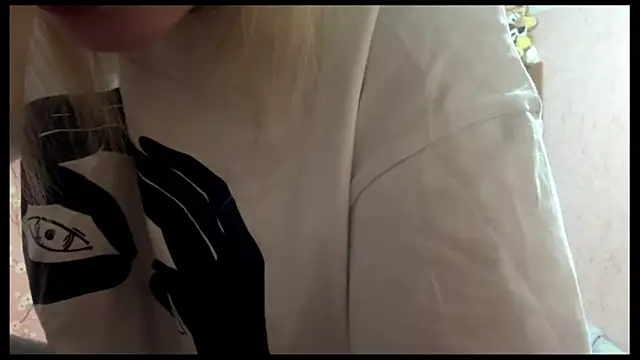 LiraDreamX online show from April 15, 3:08 pm