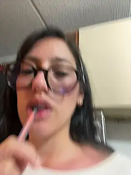 Snapshot of susi_chimm chatting on March 2, 2:14 am susi chimm online show from March 2, 2:14 am