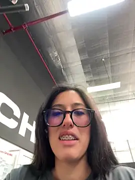 susi chimm online show from March 5, 2:02 pm