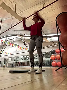 susi chimm online show from April 13, 1:05 pm