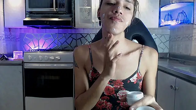 Snapshot of CrisOzzz chatting on March 13, 6:03 pm CrisOzzz online show from March 13, 6:03 pm