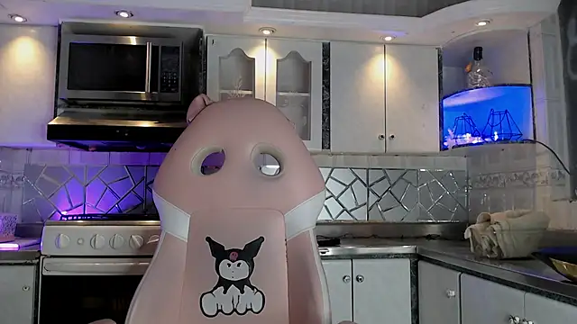 Snapshot of CrisOzzz chatting on March 15, 6:03 pm CrisOzzz online show from March 15, 6:03 pm