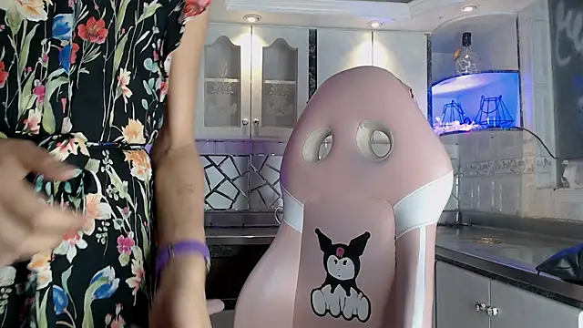 Snapshot of CrisOzzz chatting on March 16, 5:50 pm CrisOzzz online show from March 16, 5:50 pm