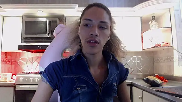 Snapshot of CrisOzzz chatting on March 23, 5:50 pm CrisOzzz online show from March 23, 5:50 pm