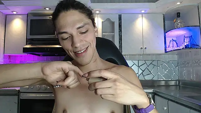 Snapshot of CrisOzzz chatting on April 5, 6:49 pm CrisOzzz online show from April 5, 6:49 pm