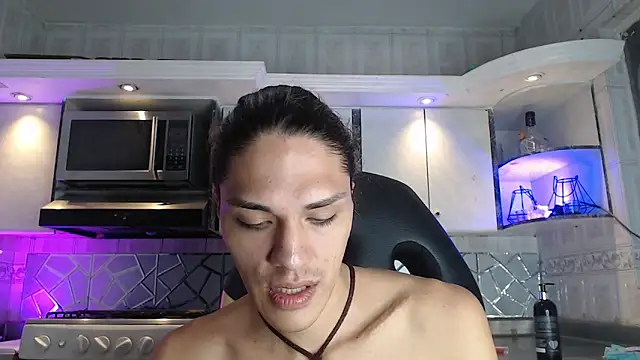 Snapshot of CrisOzzz chatting on April 11, 6:34 pm CrisOzzz online show from April 11, 6:34 pm