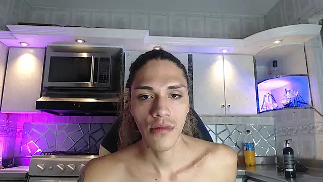 Snapshot of CrisOzzz chatting on April 12, 6:35 pm CrisOzzz online show from April 12, 6:35 pm