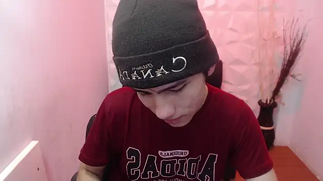 Snapshot of Stich_23 chatting on March 2, 1:29 pm Stich 23 online show from March 2, 1:29 pm