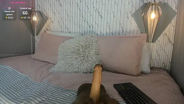 Snapshot of Kataleya_west chatting on February 27, 7:14 pm Kataleya west online show from February 27, 7:14 pm