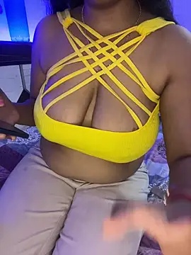 Queenlipx online show from April 7, 5:57 pm