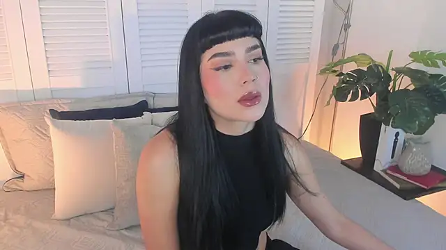 Snapshot of AlmaBlaze chatting on May 4, 3:08 pm AlmaBlaze online show from May 4, 3:08 pm