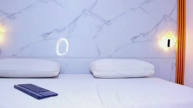 Snapshot of melanie_harl chatting on February 21, 8:32 pm melanie harl online show from February 21, 8:32 pm