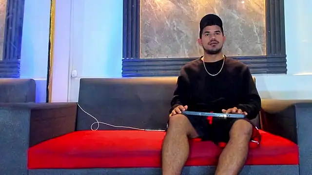 Latins on fire online show from April 12, 11:37 am