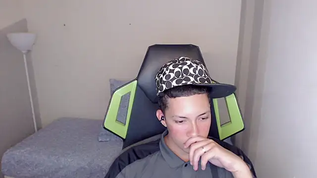 Street poemm  online show from March 26, 8:58 pm