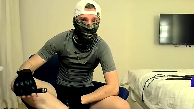 RyanRubber online show from March 29, 7:58 pm