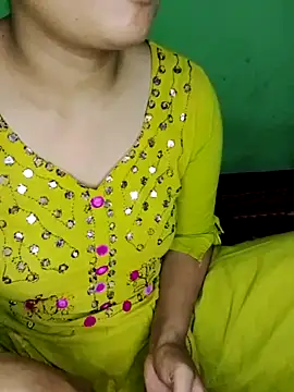 Snapshot of CollegeGrill chatting on February 22, 9:19 am CollegeGrill online show from February 22, 9:19 am