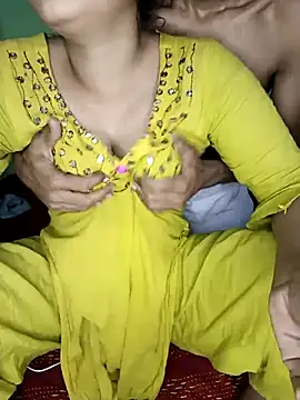 Snapshot of CollegeGrill chatting on February 22, 10:08 pm CollegeGrill online show from February 22, 10:08 pm