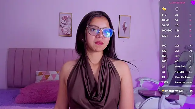 Zoow bluussh online show from April 2, 12:03 pm