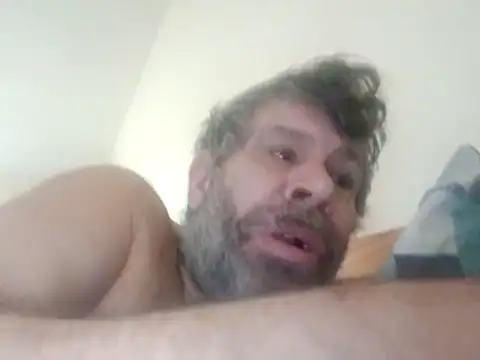 Snapshot of stud2512 chatting on February 26, 11:31 am stud2512 online show from February 26, 11:31 am