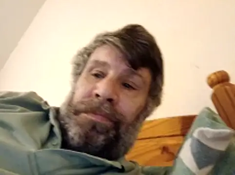 Snapshot of stud2512 chatting on March 1, 4:42 pm stud2512 online show from March 1, 4:42 pm