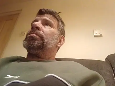 stud2512 online show from April 6, 9:16 pm