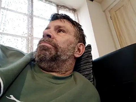 stud2512 online show from April 10, 4:23 pm