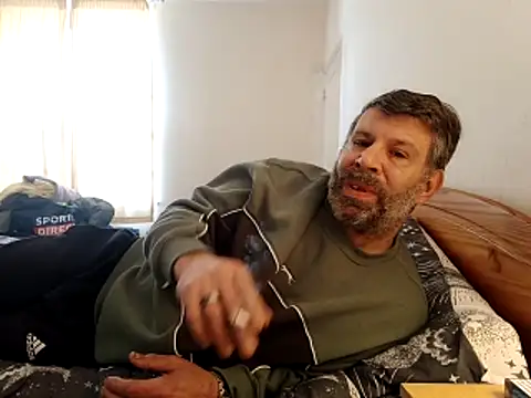 stud2512 online show from April 16, 8:15 am