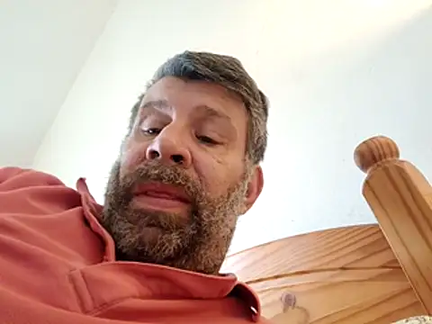 Snapshot of stud2512 chatting on April 17, 9:45 am stud2512 online show from April 17, 9:45 am
