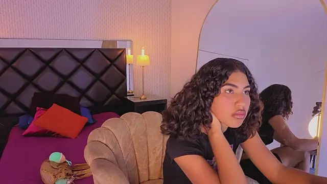 soffiene online show from March 11, 9:54 pm