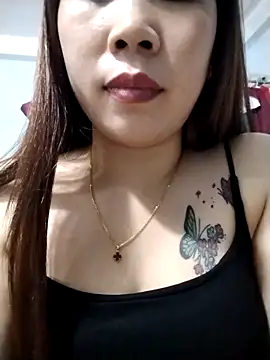 Snapshot of Kiki-vn chatting on February 25, 1:21 pm Kiki-vn online show from February 25, 1:21 pm