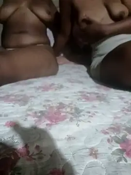 Snapshot of Dee-n-Dee_nyash chatting on February 22, 9:46 pm Dee-n-Dee nyash online show from February 22, 9:46 pm