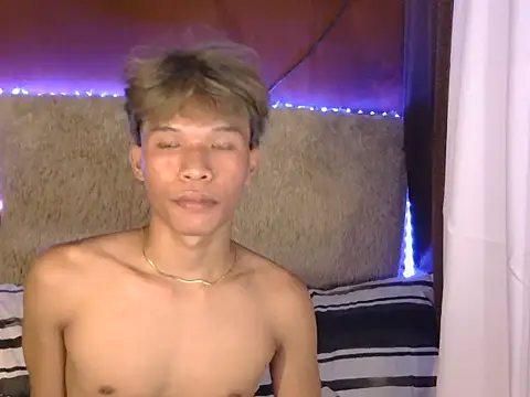 Nick cummer12 online show from April 8, 1:33 pm