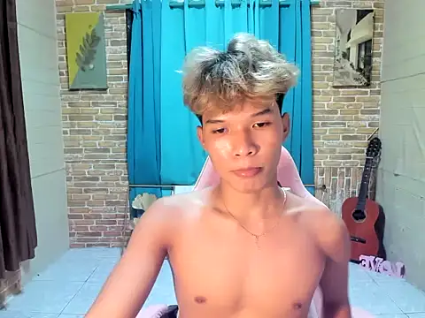 Snapshot of Nick_cummer12 chatting on June 16, 1:14 pm Nick cummer12 online show from June 16, 1:14 pm