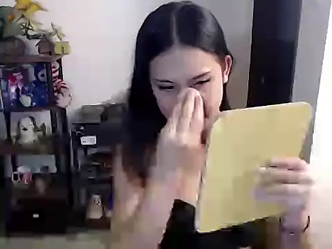 Snapshot of sweetasian_zoe chatting on March 13, 8:26 pm sweetasian zoe online show from March 13, 8:26 pm