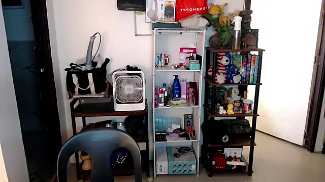 Snapshot of sweetasian_zoe chatting on April 8, 5:57 pm sweetasian zoe online show from April 8, 5:57 pm