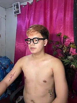 urbigcutienasio online show from August 3, 3:05 pm