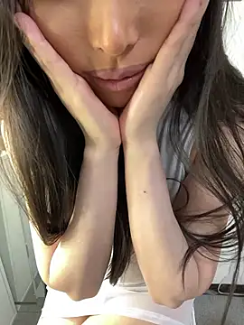 Snapshot of Juria_na chatting on March 2, 10:22 am Juria na online show from March 2, 10:22 am