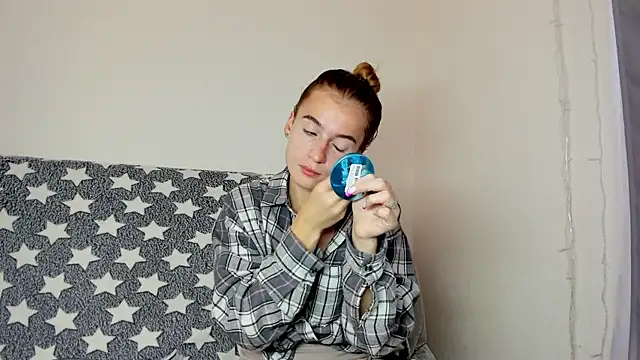 Stacey Brow online show from June 24, 2:32 am