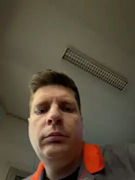 Snapshot of Minmoi1984 chatting on February 21, 5:03 pm Minmoi1984 online show from February 21, 5:03 pm