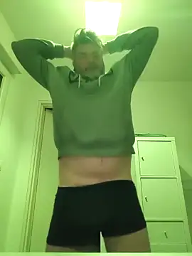 Snapshot of eruzam59000 chatting on February 28, 6:03 am eruzam59000 online show from February 28, 6:03 am