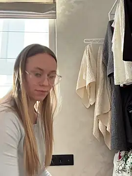 Vikkie seXyGiiiirl XoXo online show from March 4, 12:22 pm