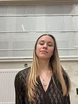 Vikkie seXyGiiiirl XoXo online show from March 15, 5:41 pm