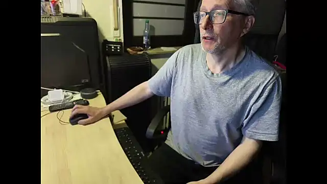 loenne1 online show from March 28, 9:47 pm