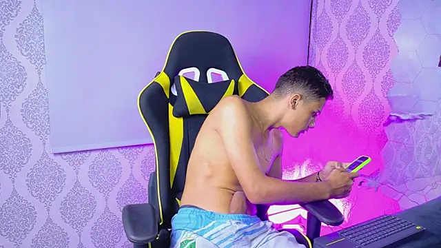 Luxury boys online show from April 11, 10:14 pm