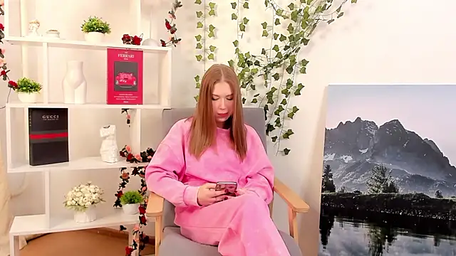 ZaidaCourcy online show from February 28, 7:20 am